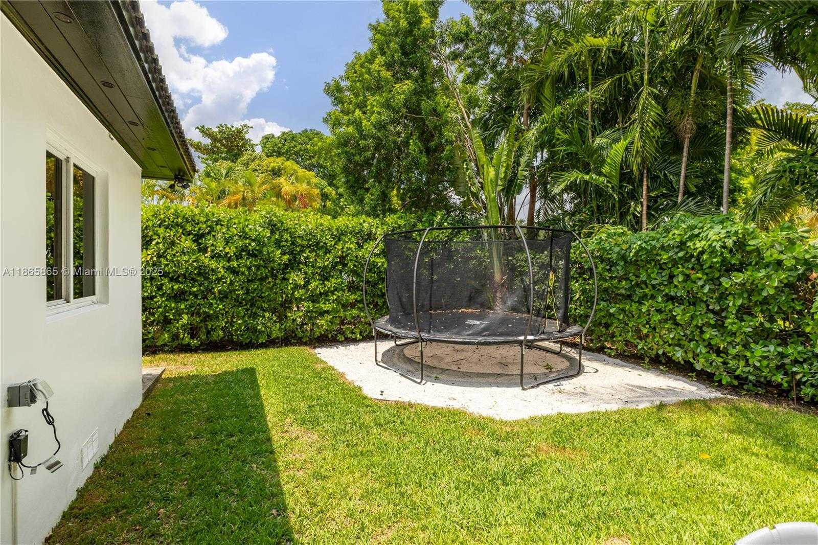Small Image of 741 NORTH EAST 87TH ST, Miami Number 45