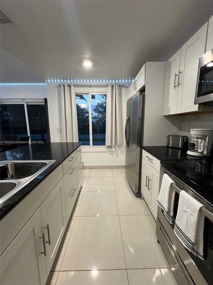 Small Image of 25888 SOUTH WEST 139TH PATH, Homestead Number 10