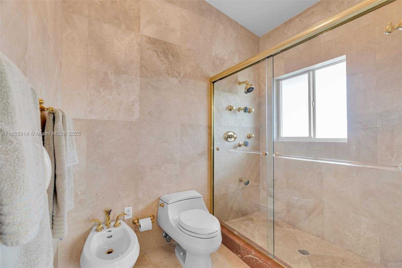 Small Image of 505 CARIBBEAN DR, Key Largo Number 38
