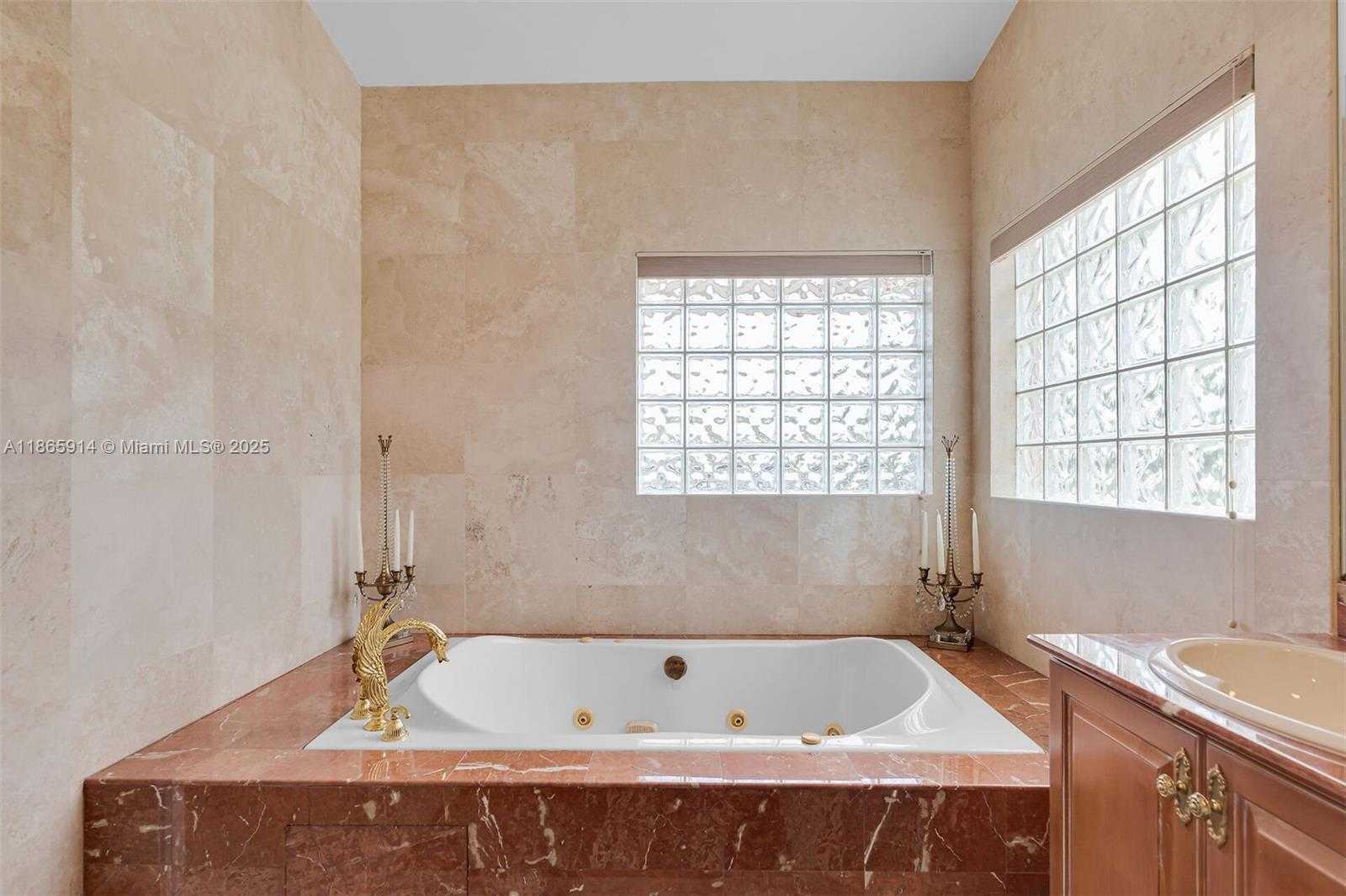 Small Image of 505 CARIBBEAN DR, Key Largo Number 39