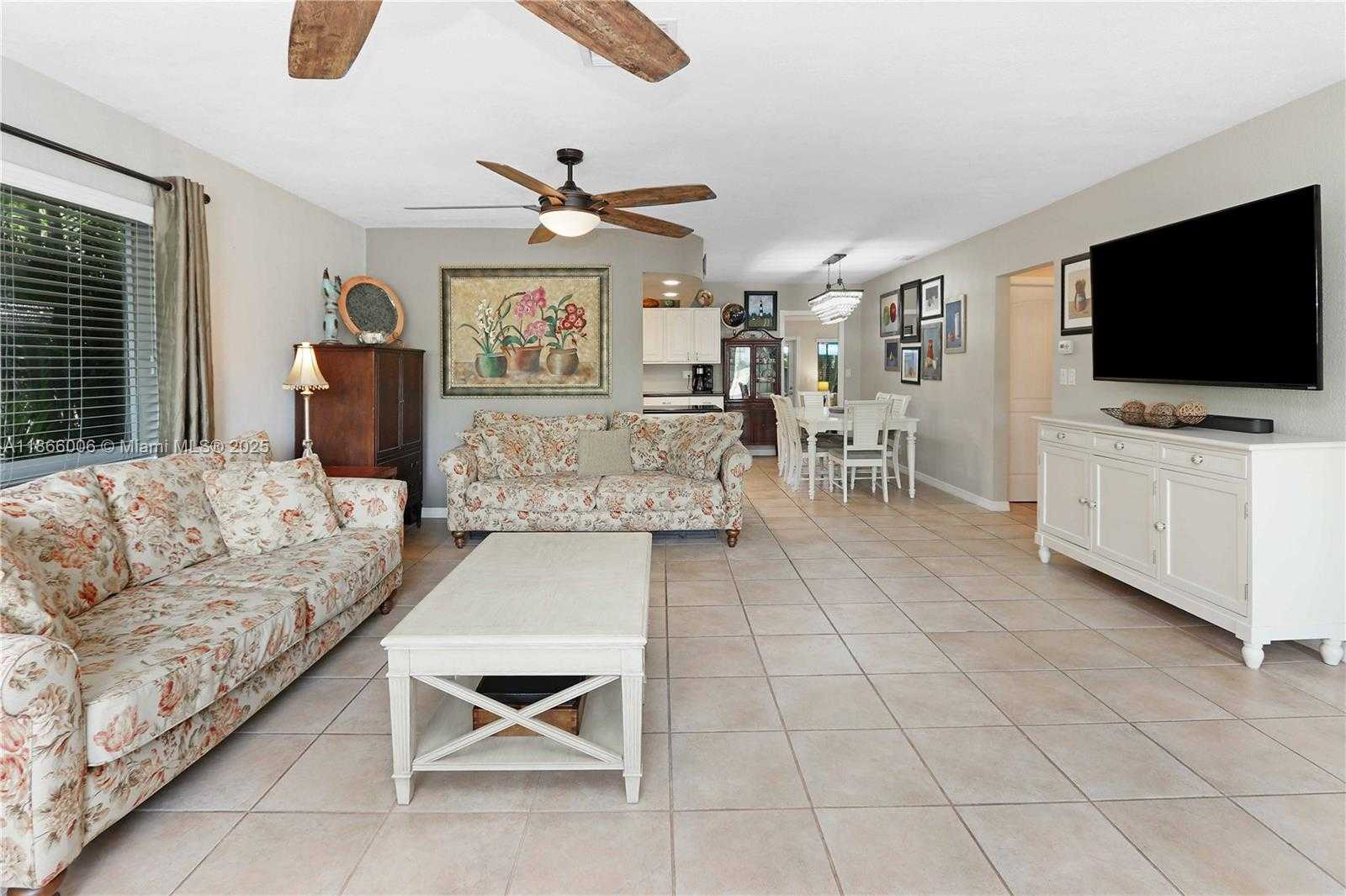 Small Image of 1247 WASHINGTON ST, Hollywood Number 12