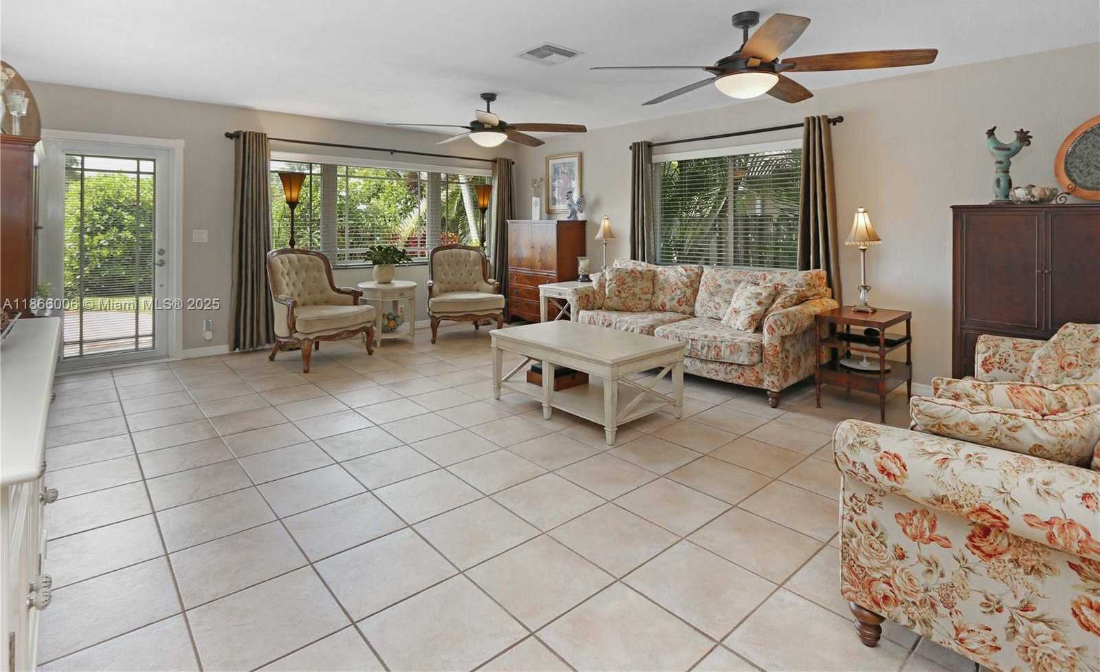 Small Image of 1247 WASHINGTON ST, Hollywood Number 14