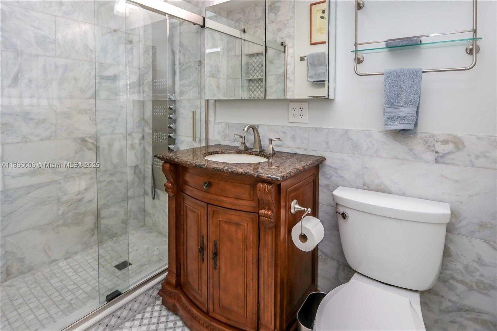 Small Image of 1247 WASHINGTON ST, Hollywood Number 21