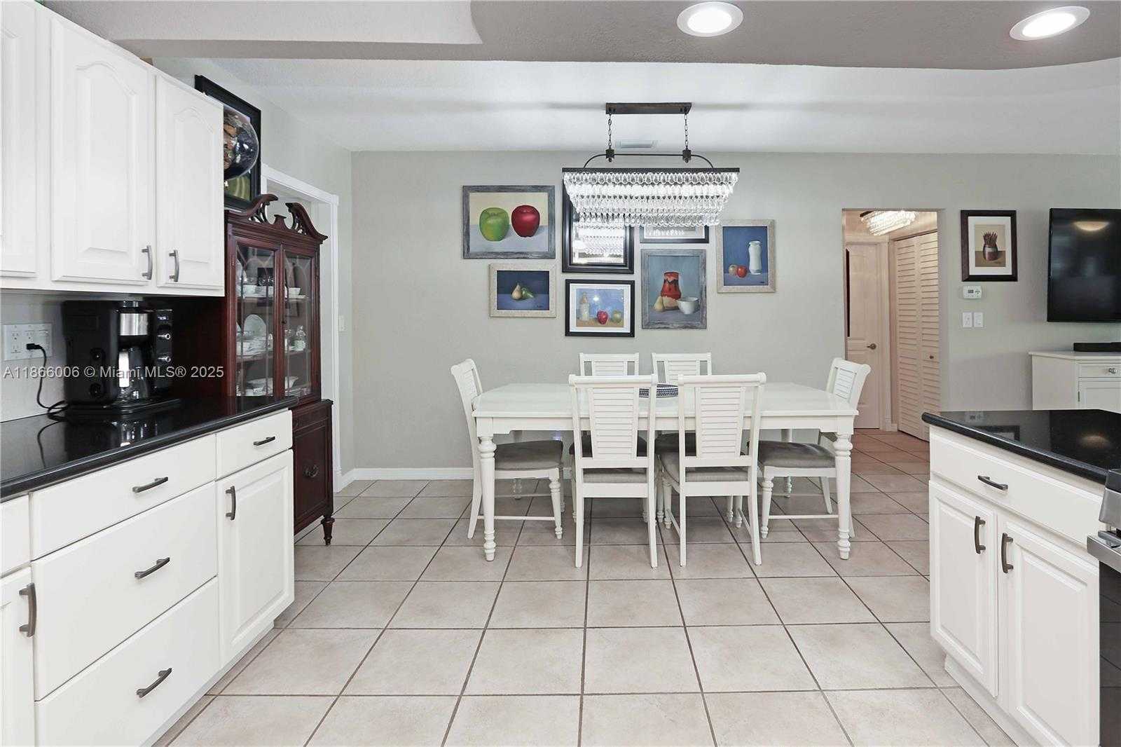 Small Image of 1247 WASHINGTON ST, Hollywood Number 9