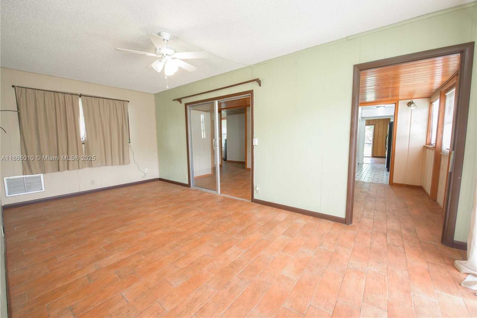 Small Image of 19365 SOUTH WEST 256TH ST, Homestead Number 23