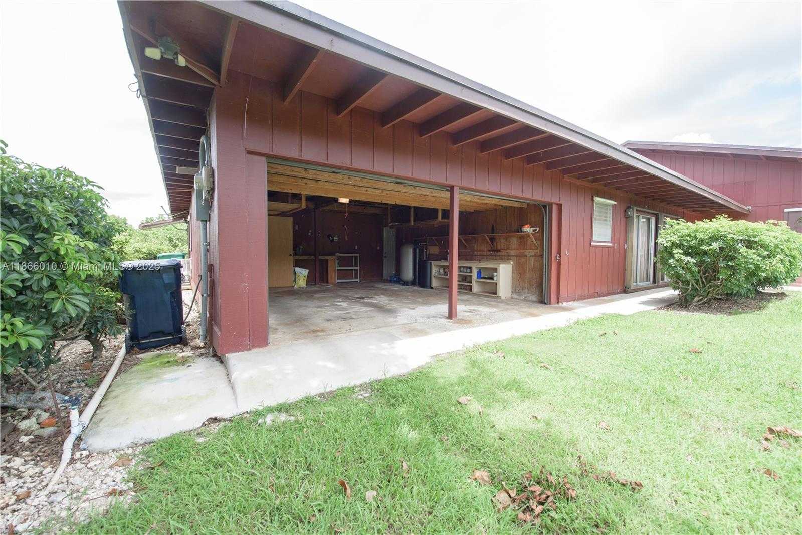 Small Image of 19365 SOUTH WEST 256TH ST, Homestead Number 33