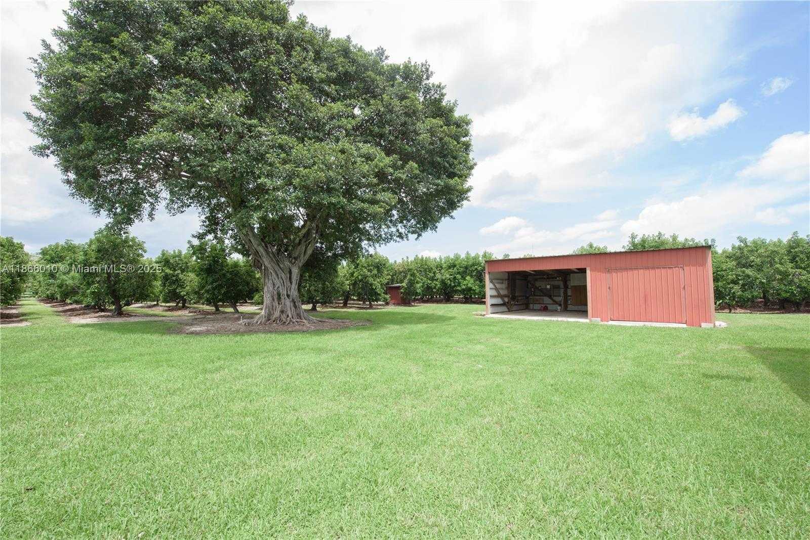 Small Image of 19365 SOUTH WEST 256TH ST, Homestead Number 40
