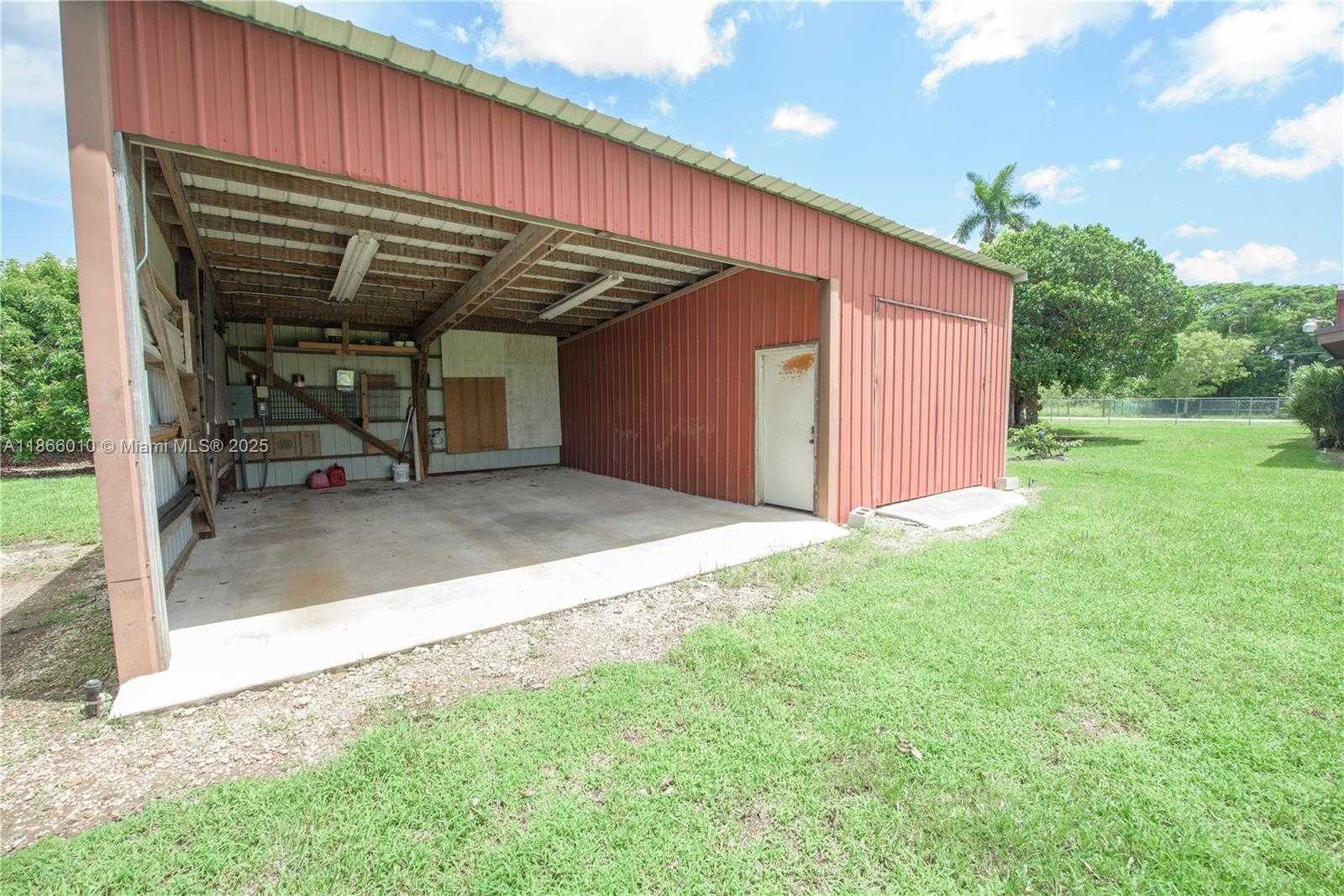 Small Image of 19365 SOUTH WEST 256TH ST, Homestead Number 42