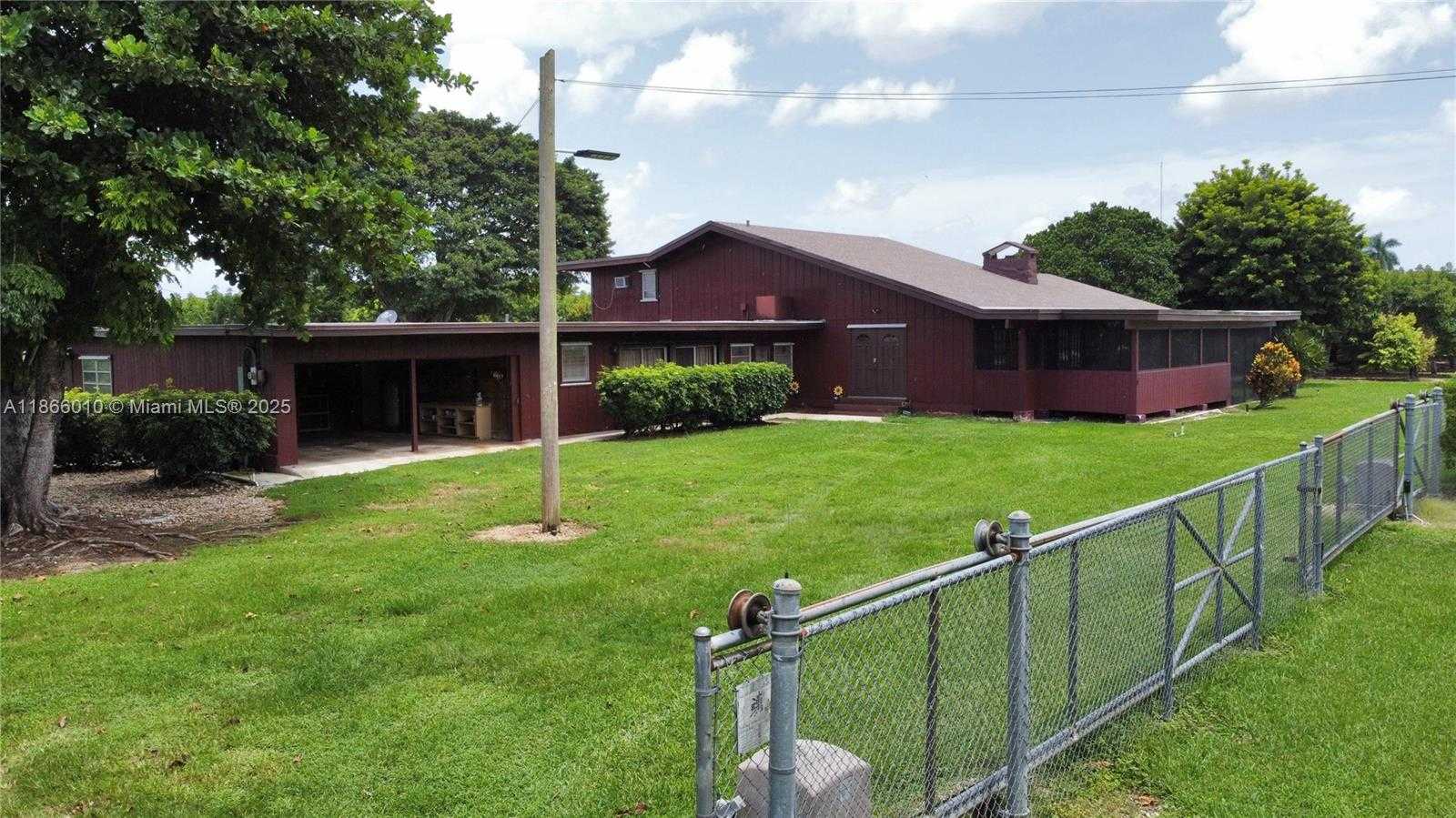 Small Image of 19365 SOUTH WEST 256TH ST, Homestead Number 46