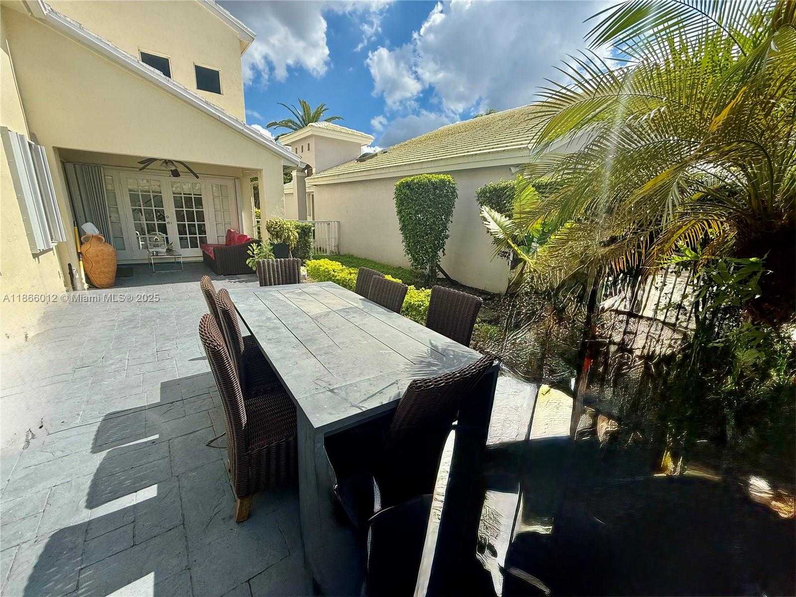 Small Image of 1170 EAST WILSHIRE CIR E, Pembroke Pines Number 28