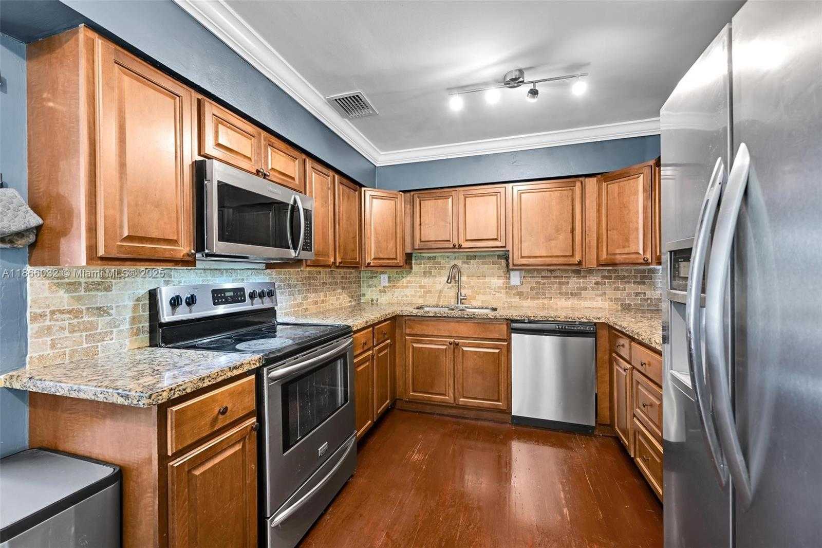 Small Image of 2630 MCKINLEY ST, Hollywood Number 6