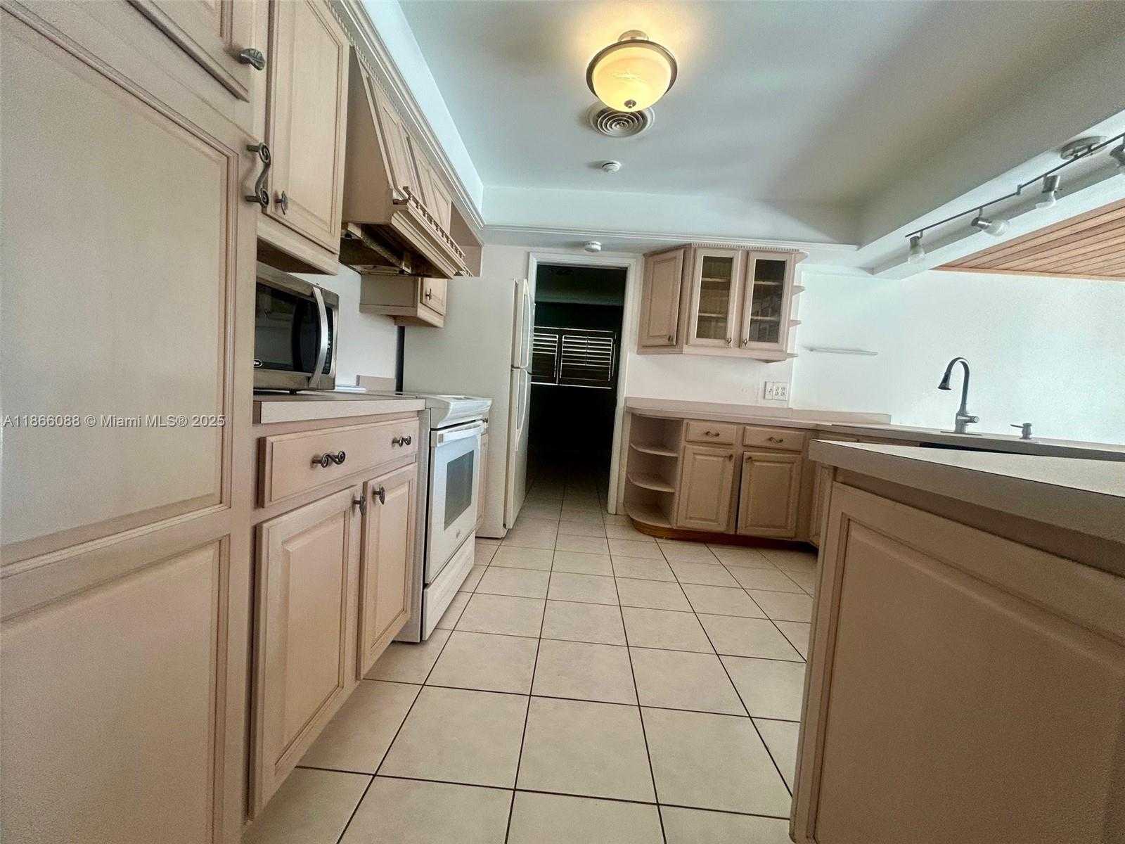 Small Image of 1120 SOUTH EAST 6TH TER, Pompano Beach Number 14
