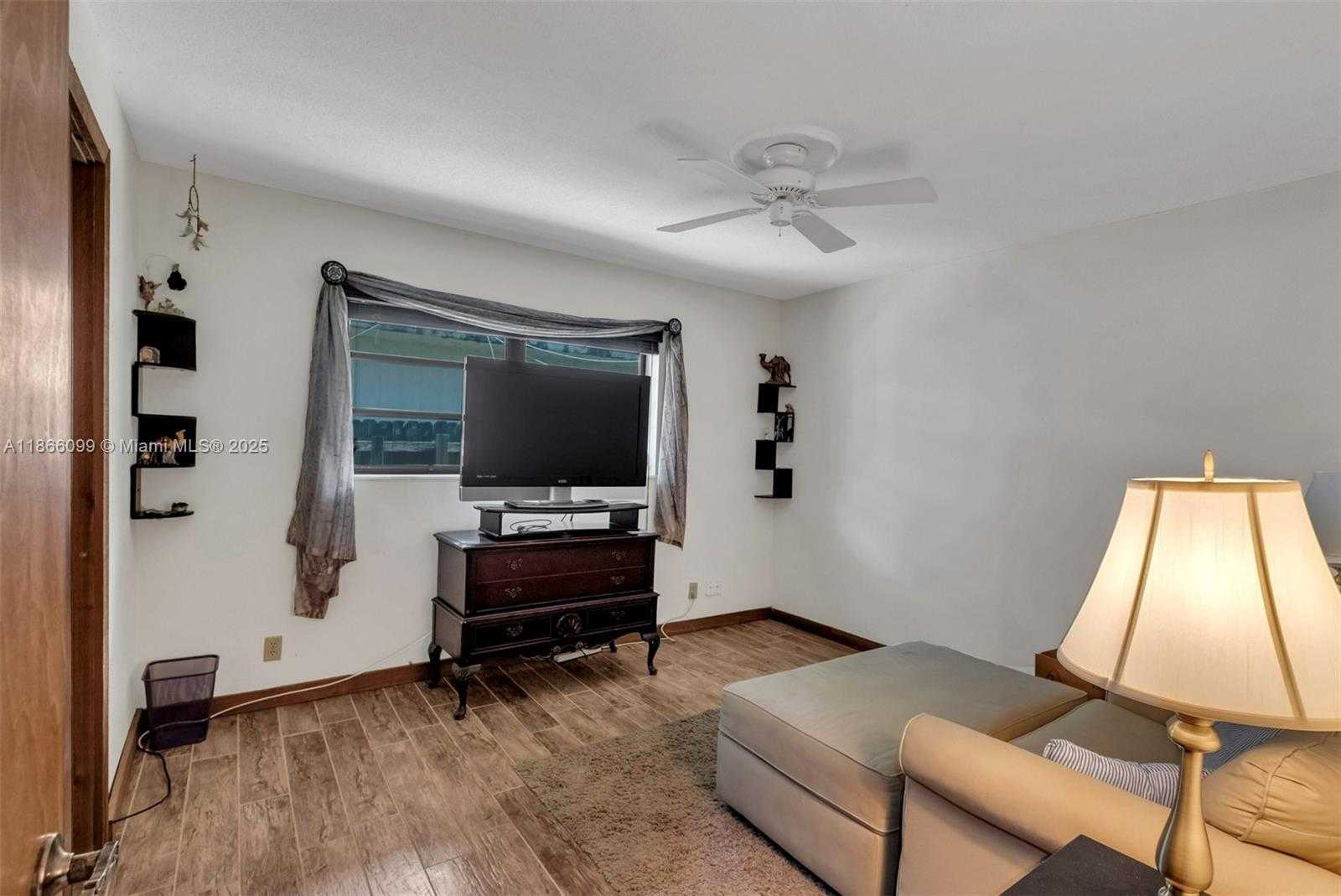 Small Image of 3721 NORTH PARK RD, Hollywood Number 33