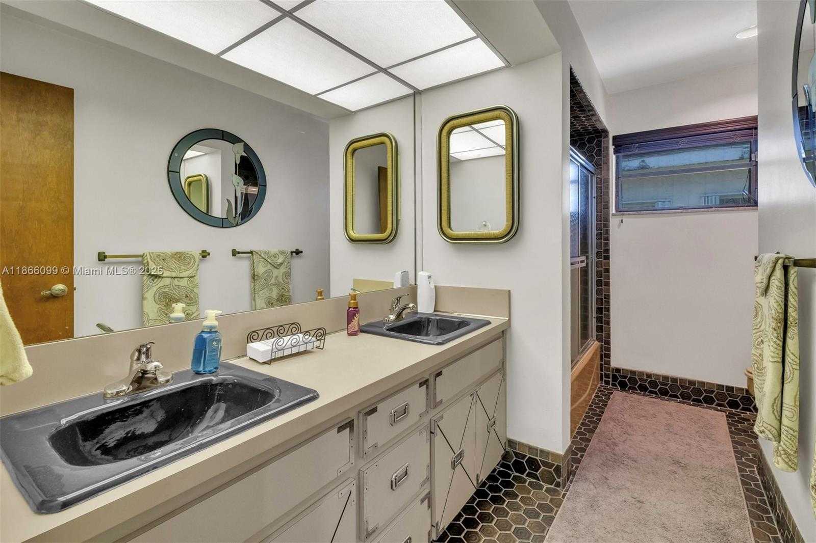 Small Image of 3721 NORTH PARK RD, Hollywood Number 34