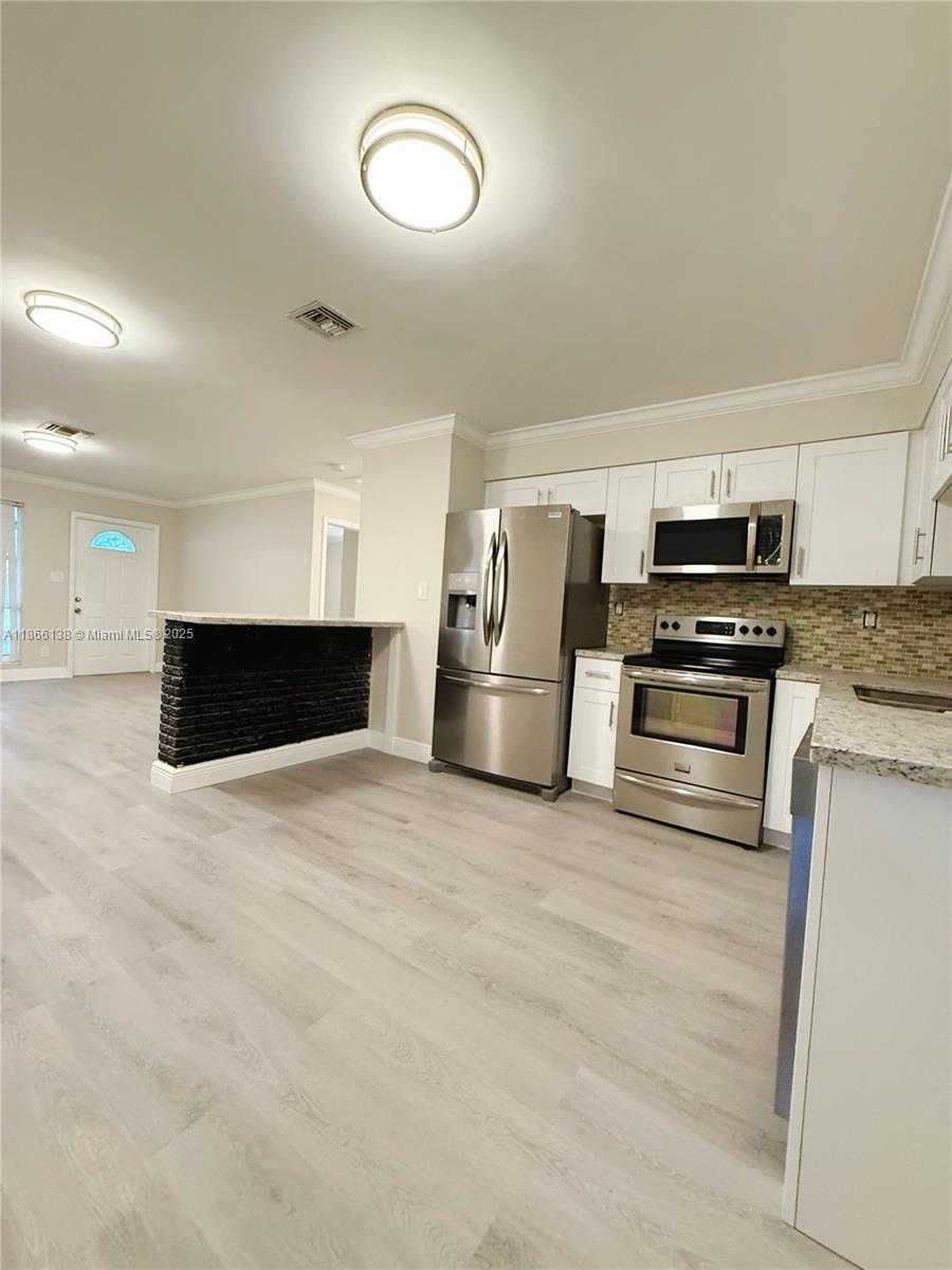 Small Image of 2879 NORTH WEST 10TH CT, Fort Lauderdale Number 6