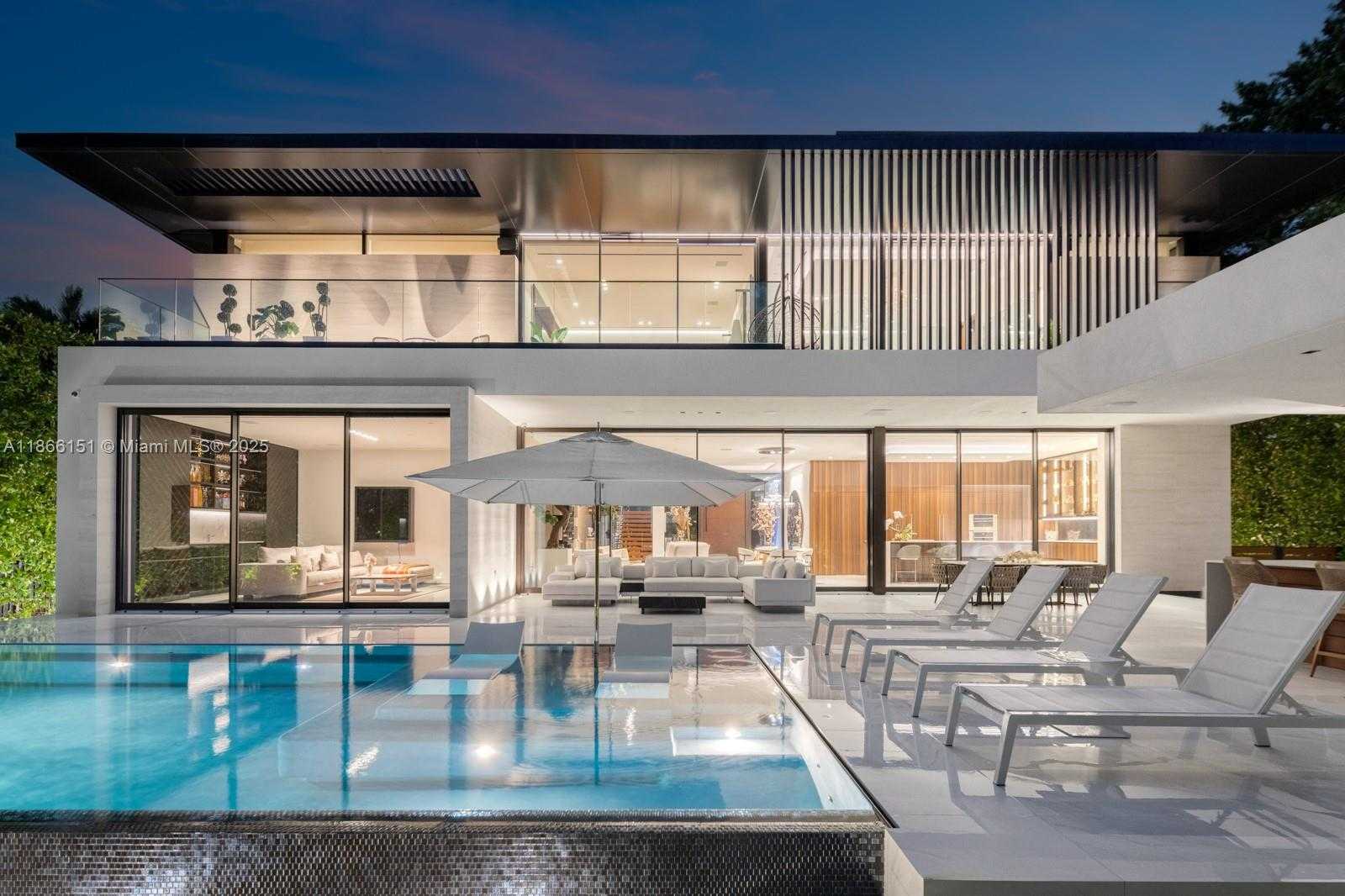 Small Image of Miami Number 10