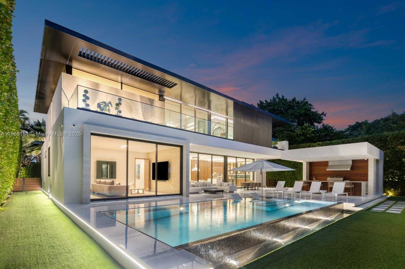 Small Image of Miami Number 11