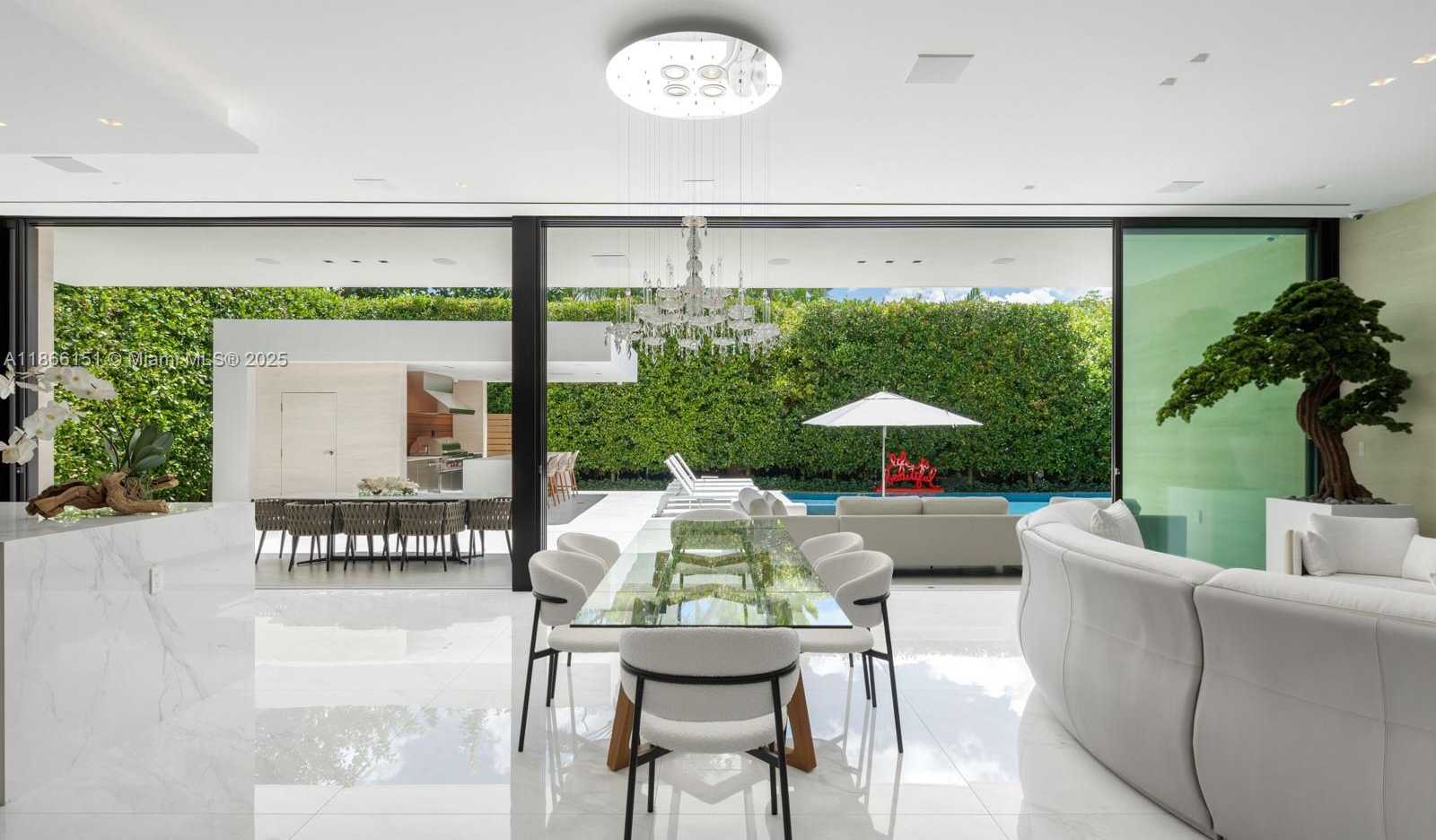 Small Image of Miami Number 18