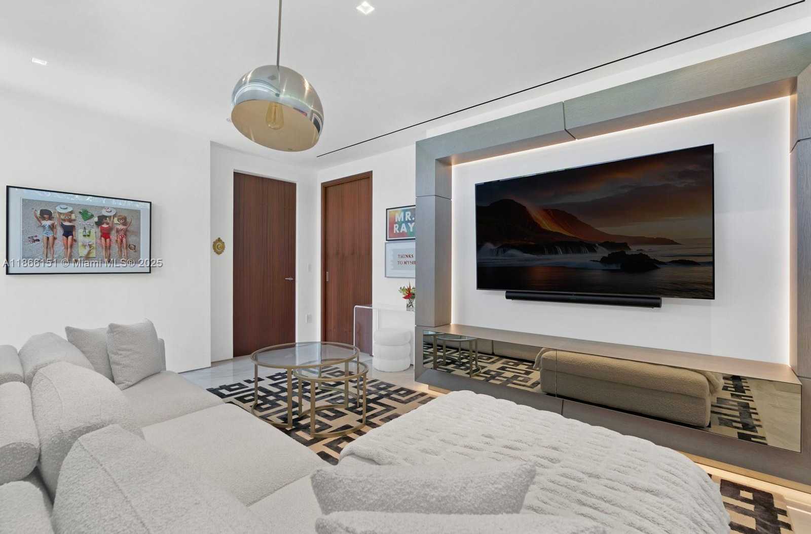 Small Image of Miami Number 30
