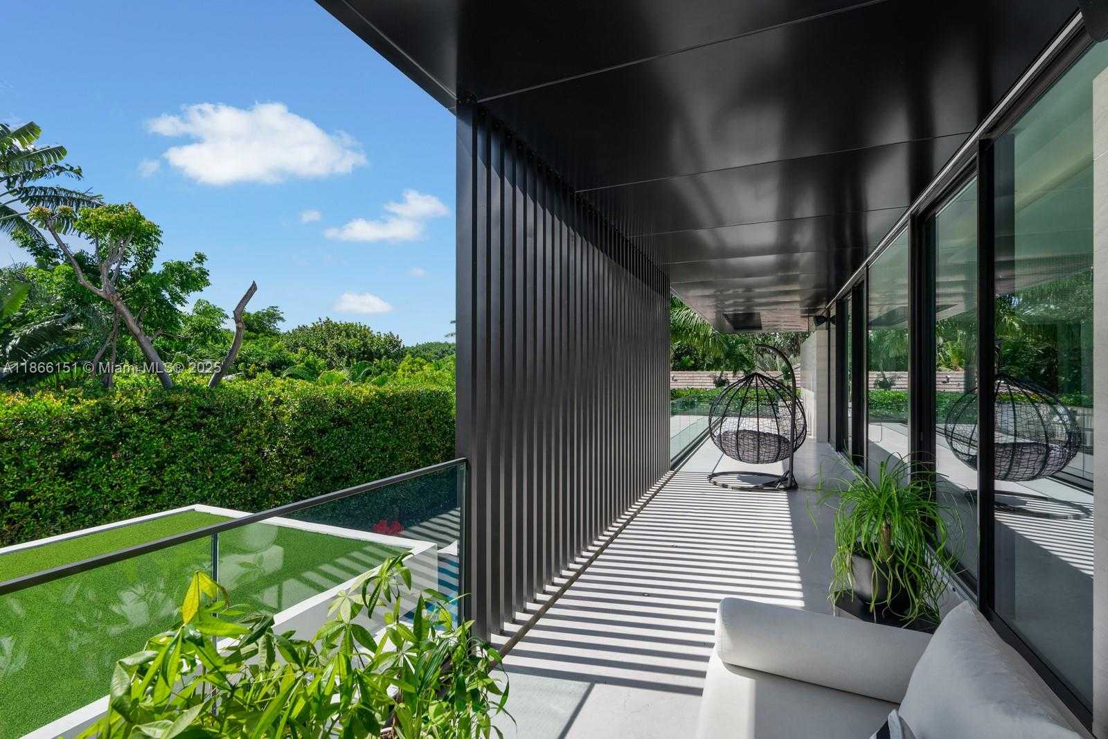 Small Image of Miami Number 35
