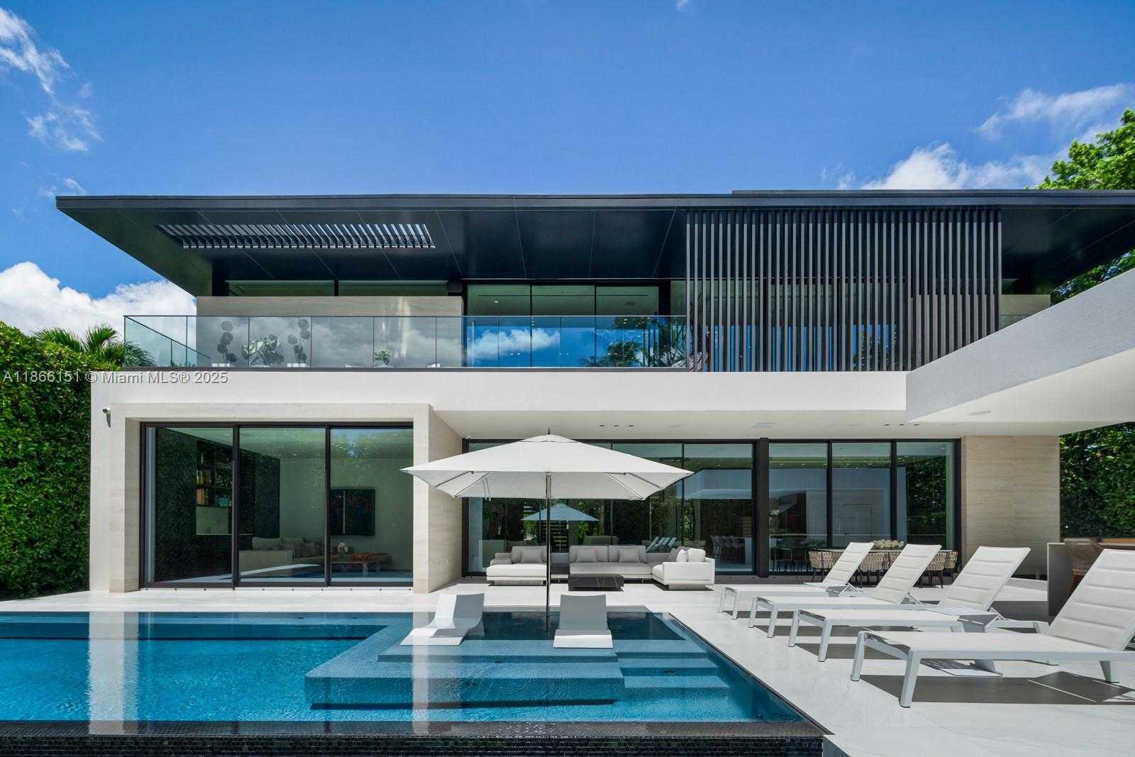Small Image of Miami Number 5