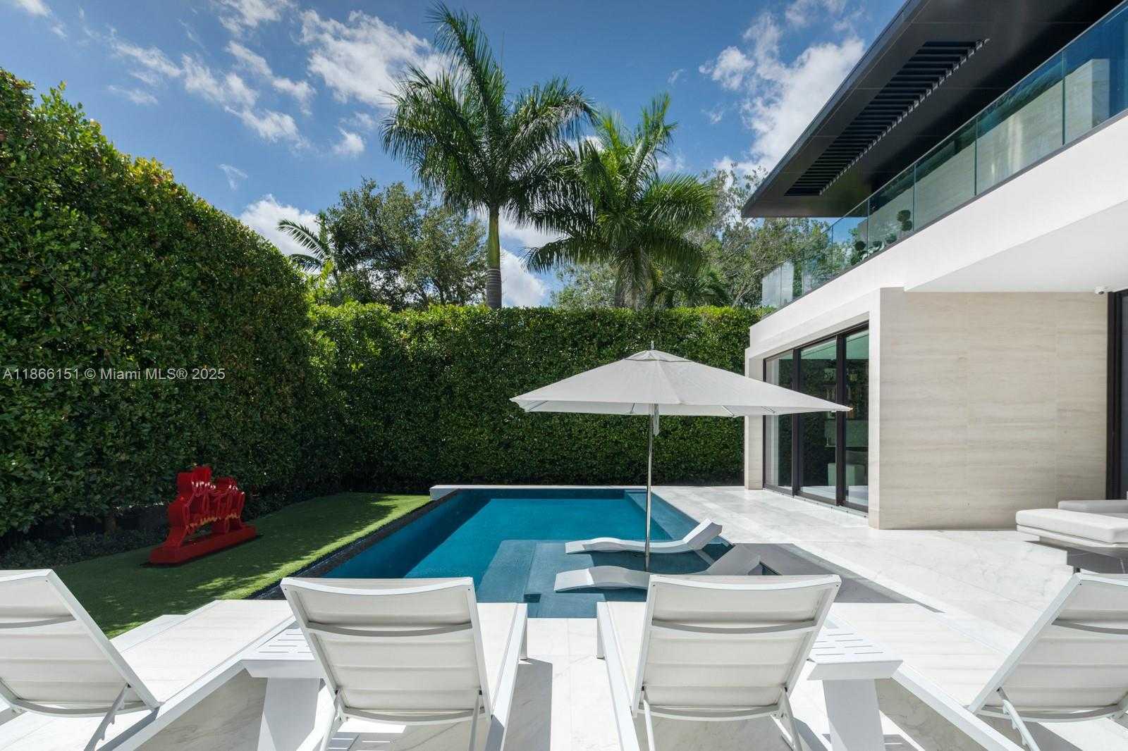 Small Image of Miami Number 7