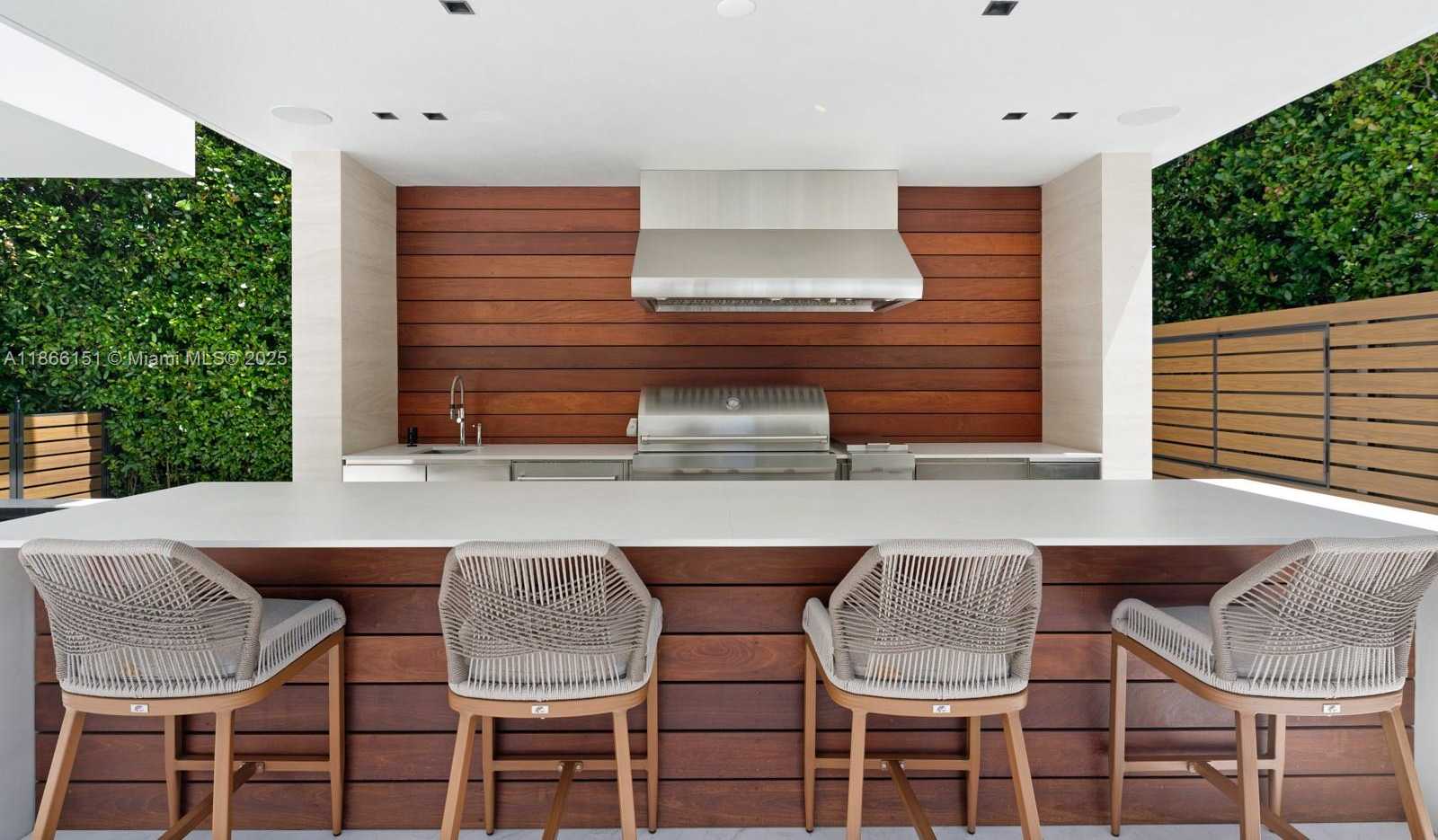 Small Image of Miami Number 8