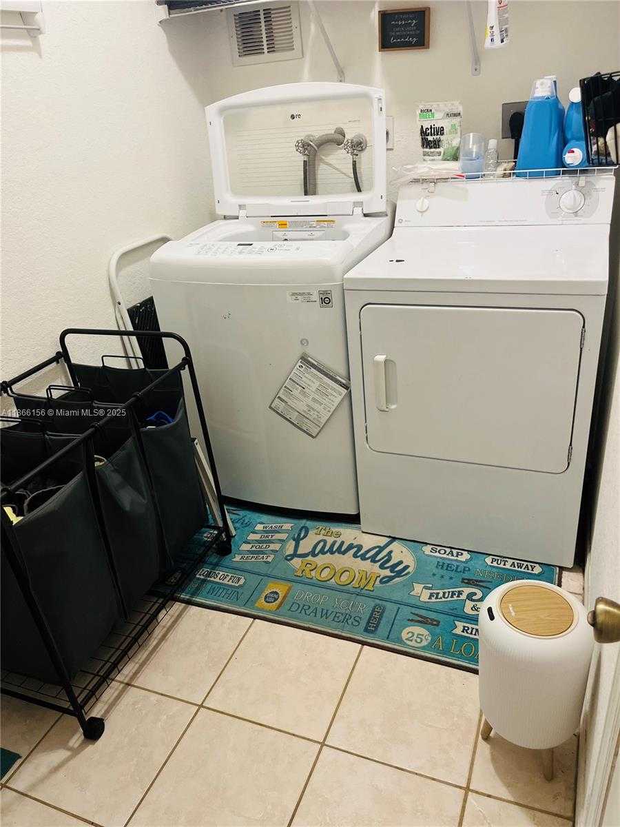 Small Image of 10210 SOUTH WEST 225 LN, Cutler Bay Number 20