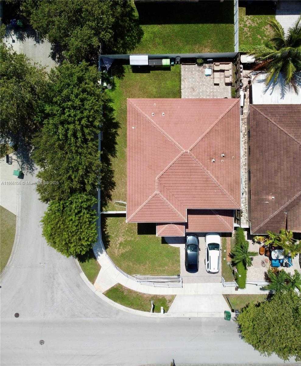 Small Image of 10210 SOUTH WEST 225 LN, Cutler Bay Number 36