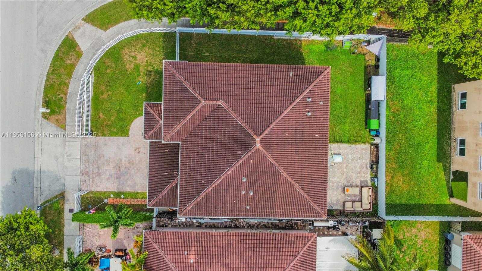 Small Image of 10210 SOUTH WEST 225 LN, Cutler Bay Number 39