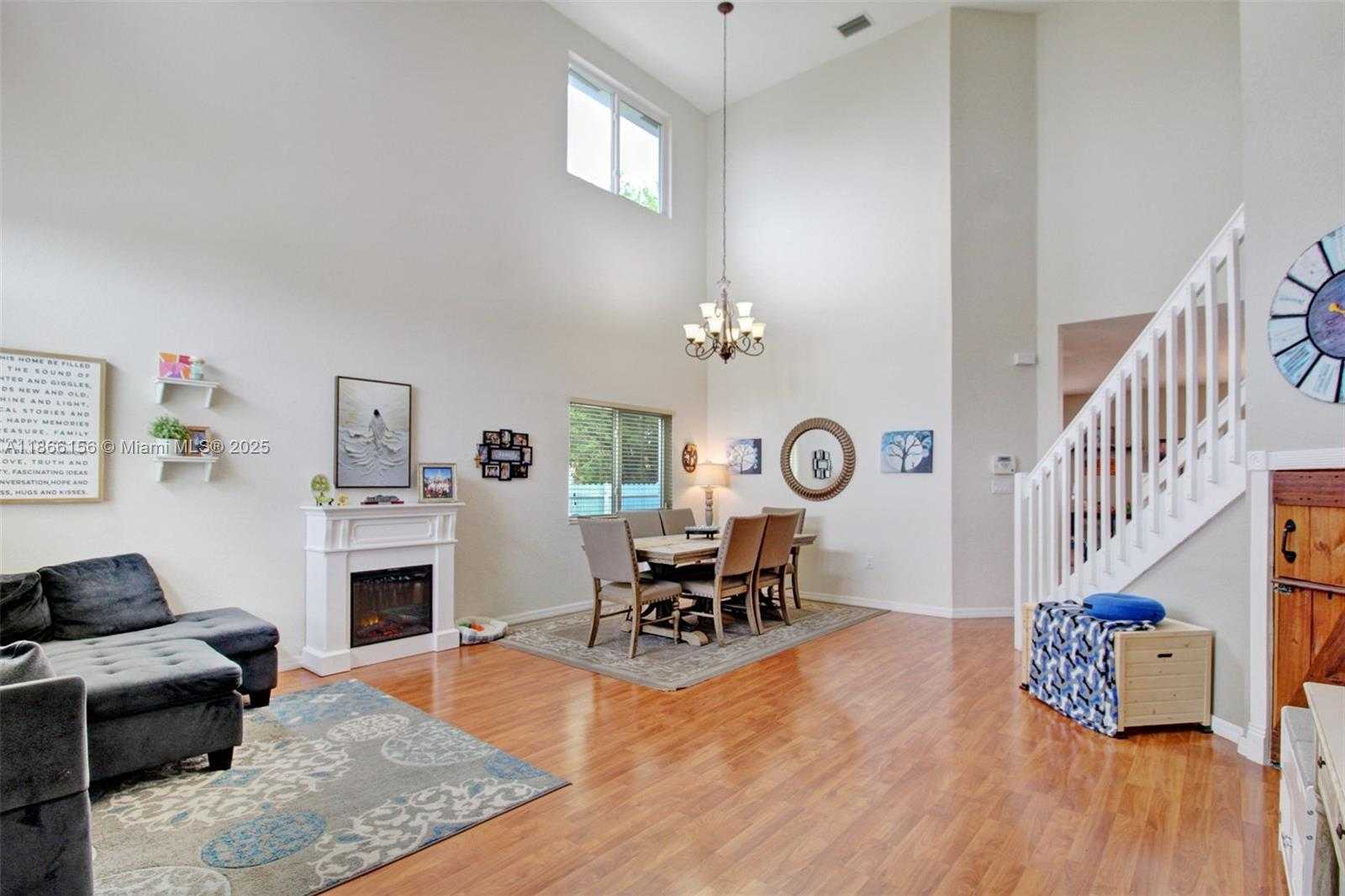 Small Image of 10210 SOUTH WEST 225 LN, Cutler Bay Number 4