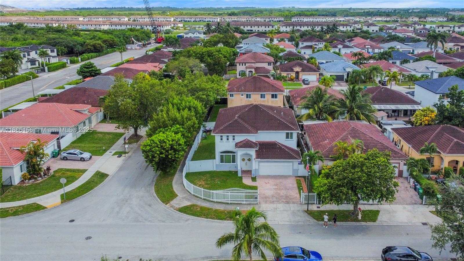 Small Image of 10210 SOUTH WEST 225 LN, Cutler Bay Number 41