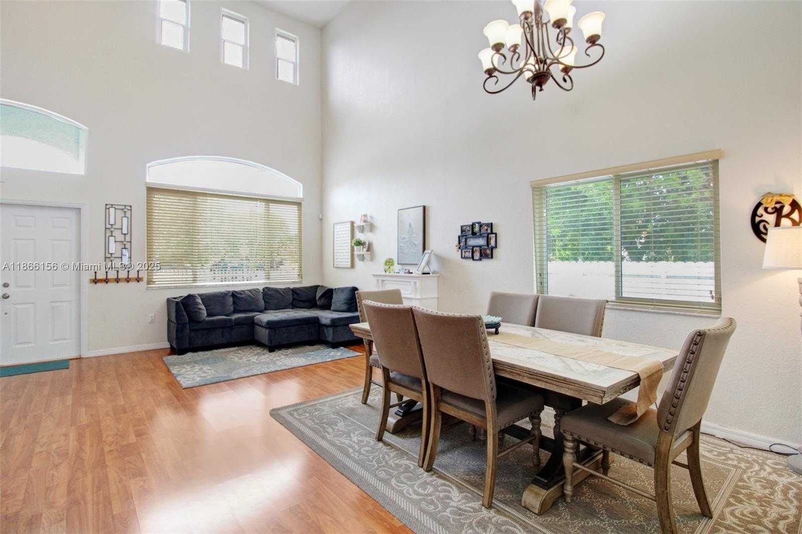 Small Image of 10210 SOUTH WEST 225 LN, Cutler Bay Number 5