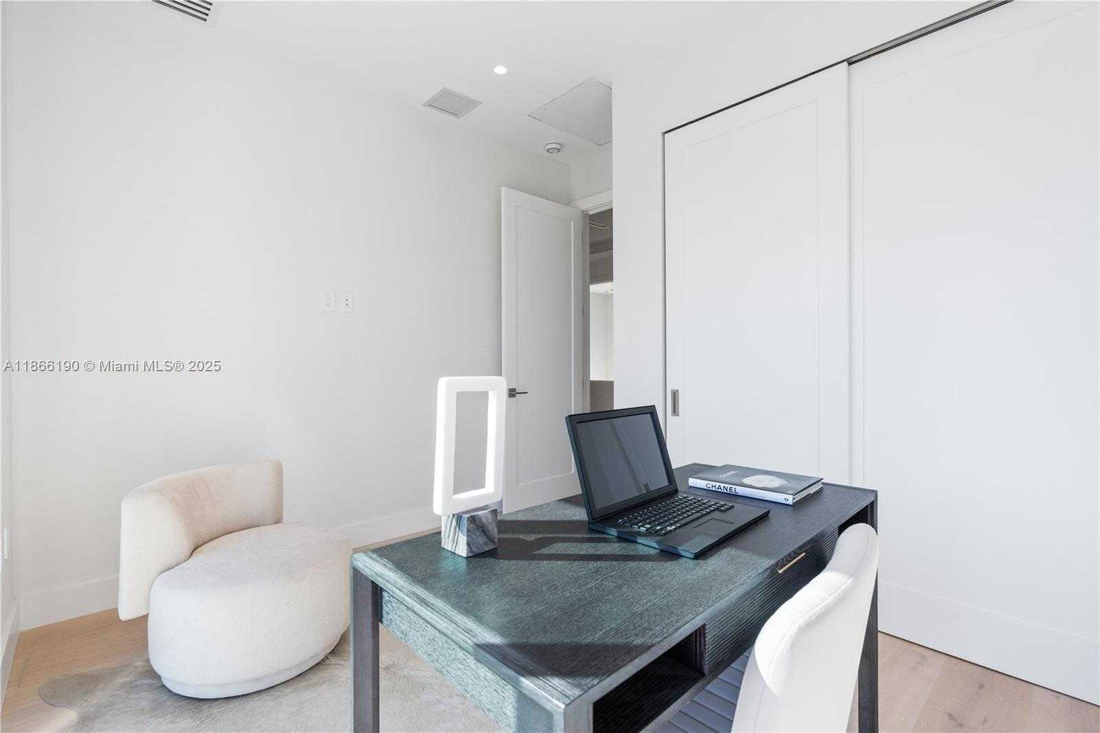 Small Image of 9132 DICKENS AVE, Surfside Number 29