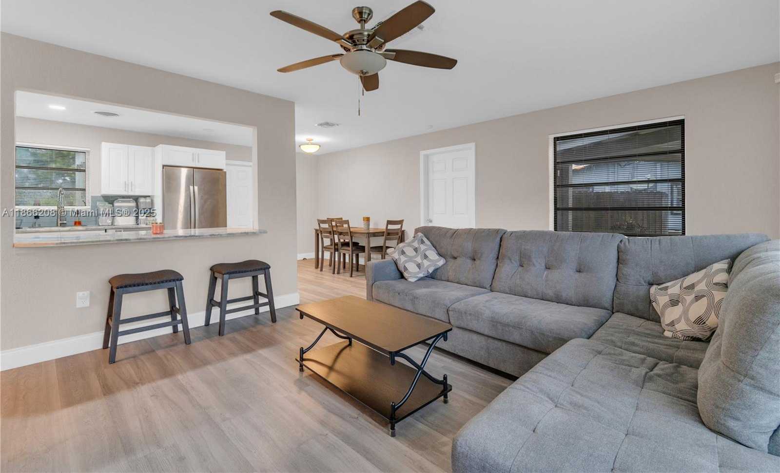 Small Image of 1201 EAST RIVER DR, Margate Number 13