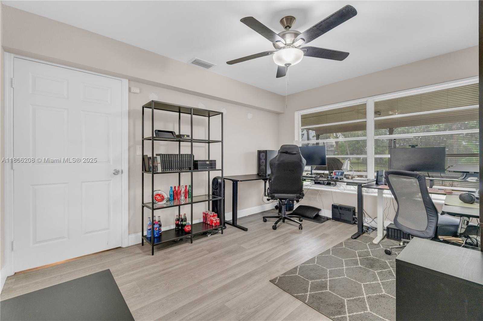 Small Image of 1201 EAST RIVER DR, Margate Number 14