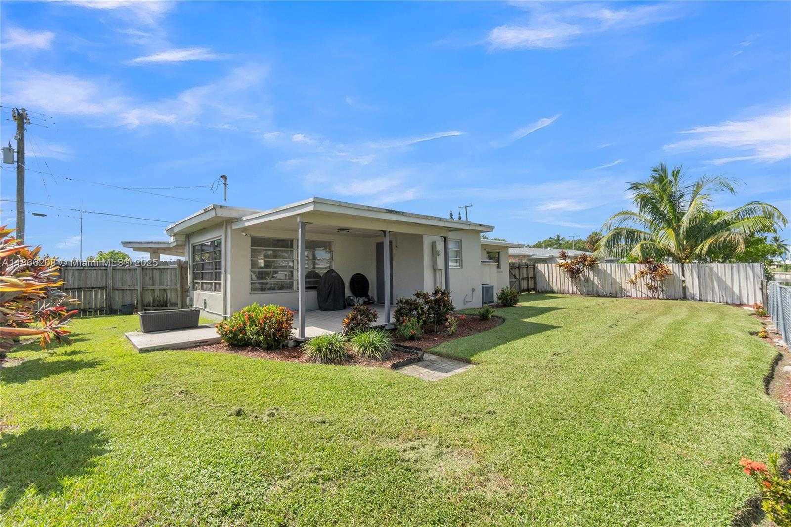 Small Image of 1201 EAST RIVER DR, Margate Number 18