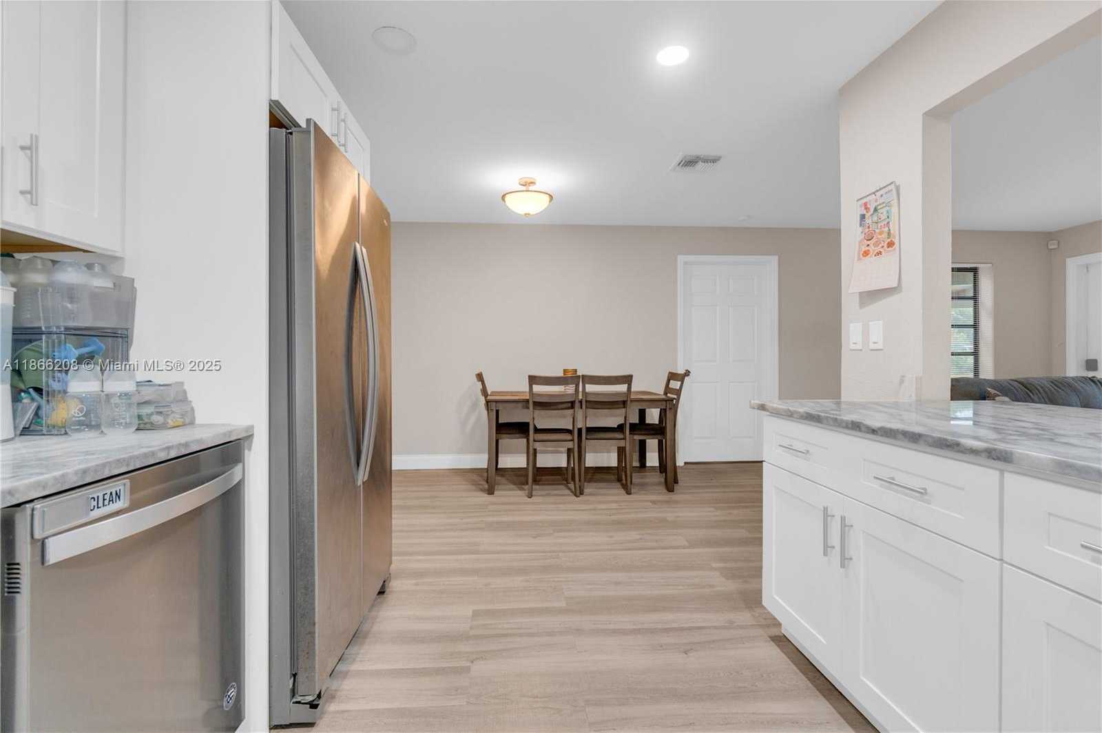 Small Image of 1201 EAST RIVER DR, Margate Number 6