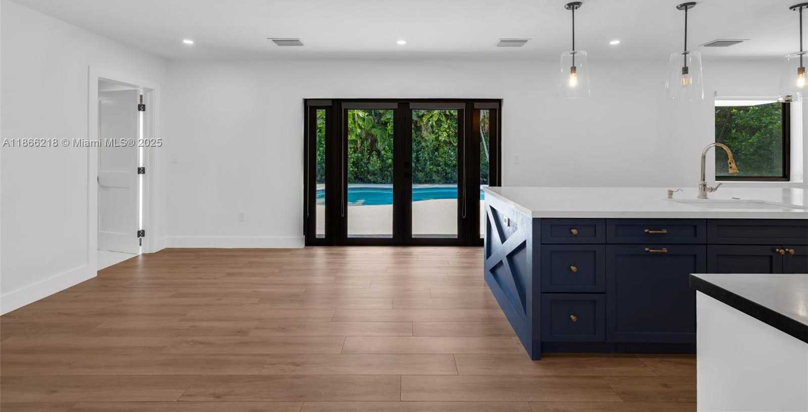 Small Image of 1460 CAMPAMENTO AVE, Coral Gables Number 10