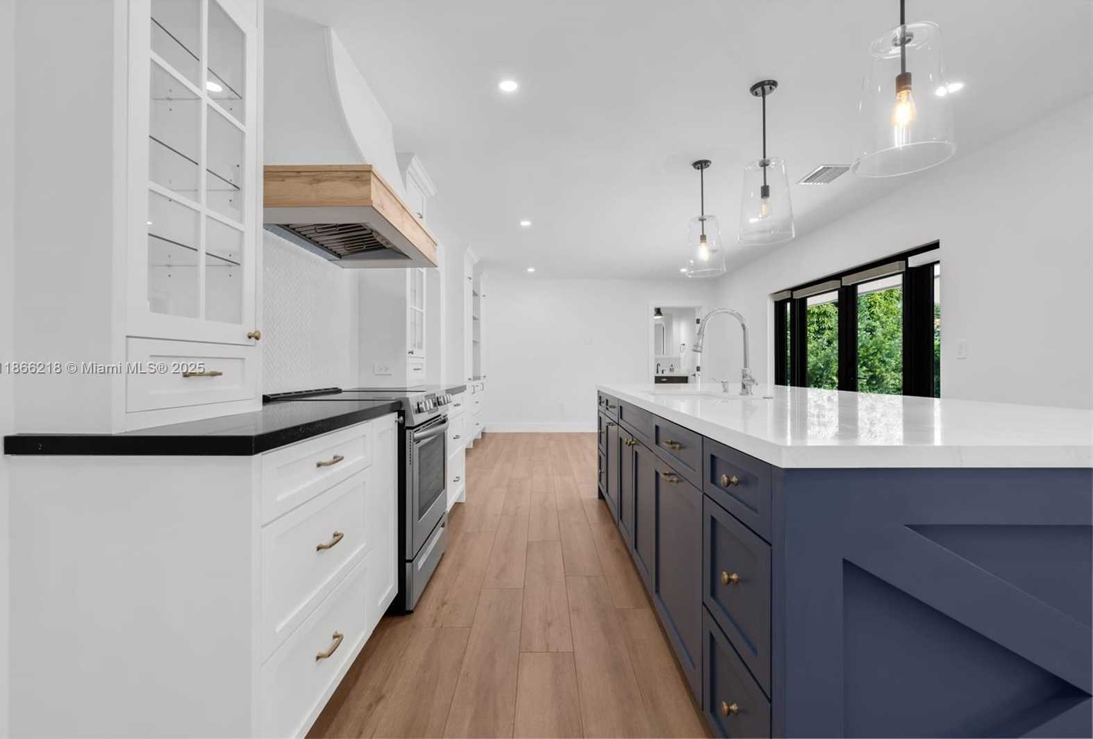 Small Image of 1460 CAMPAMENTO AVE, Coral Gables Number 13