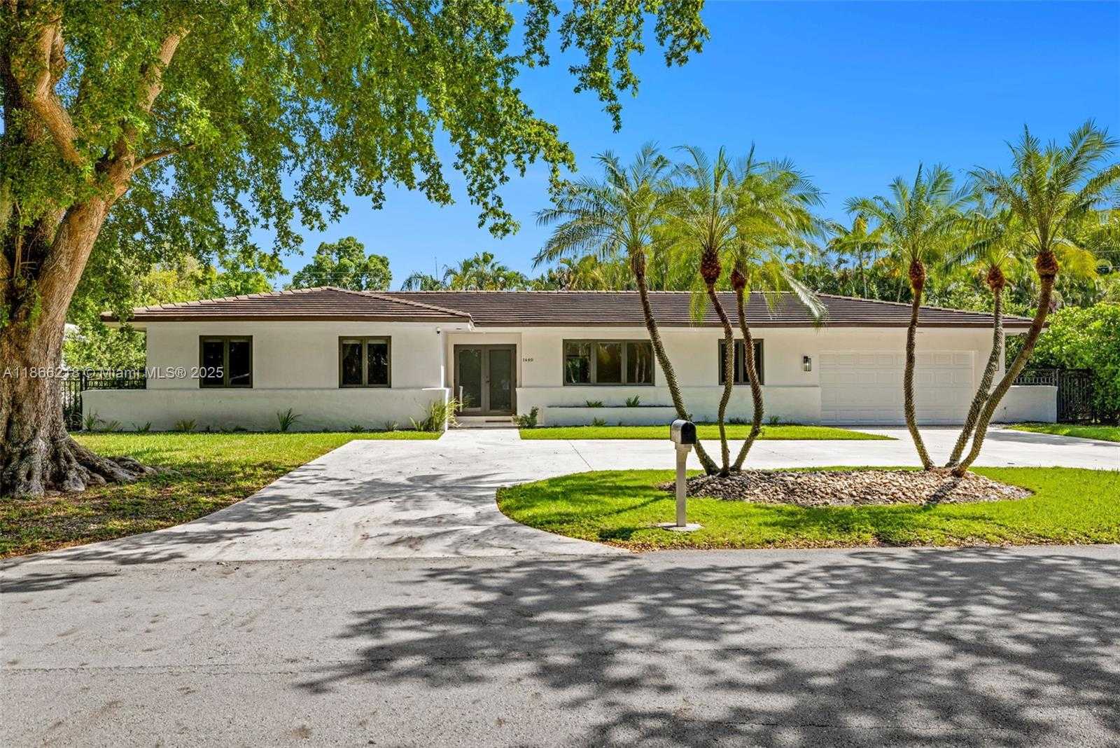 Small Image of 1460 CAMPAMENTO AVE, Coral Gables Number 2