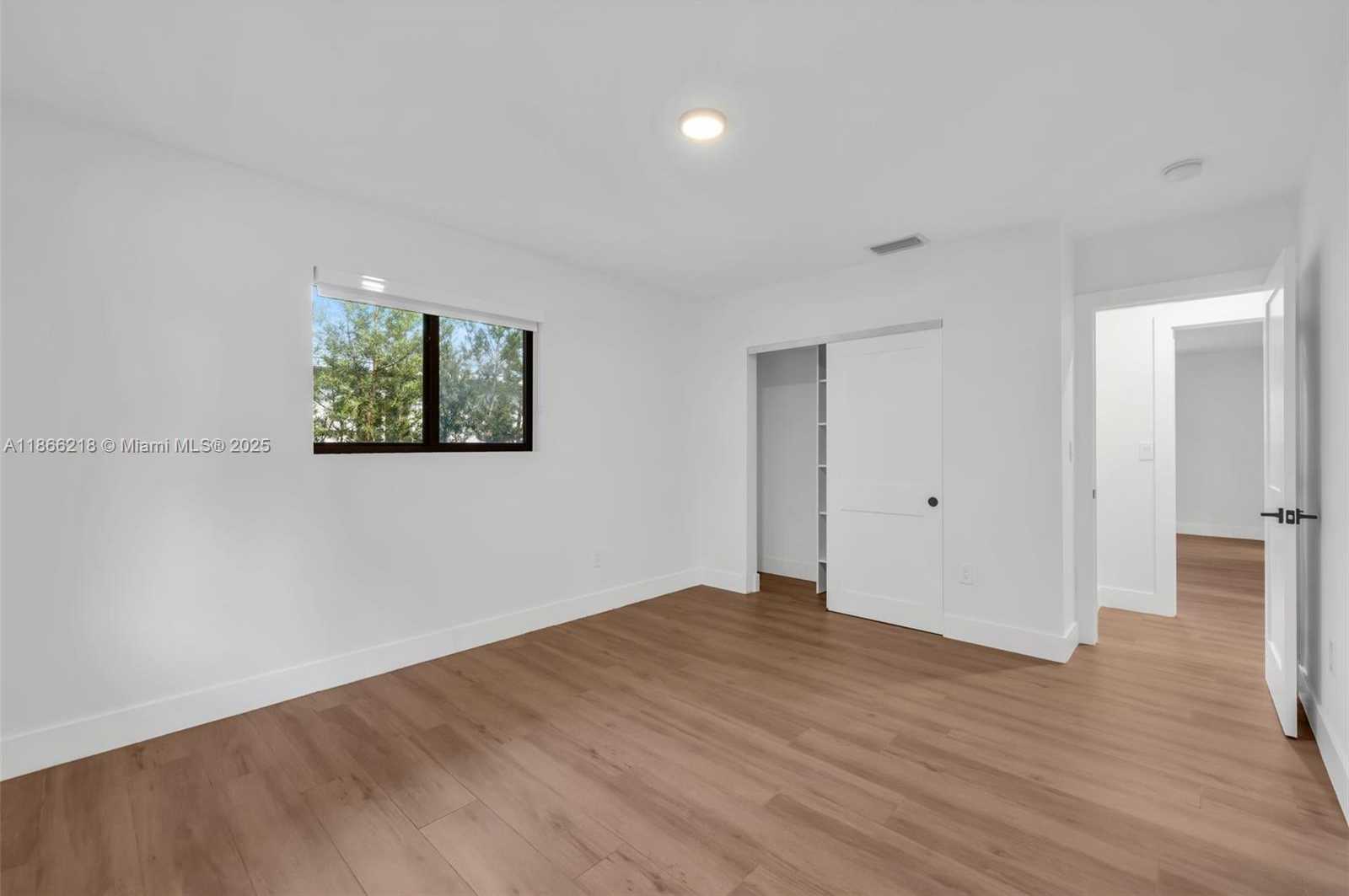 Small Image of 1460 CAMPAMENTO AVE, Coral Gables Number 25
