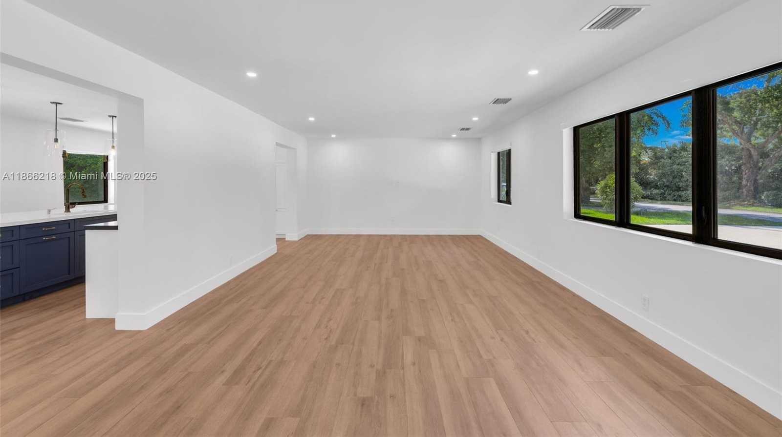 Small Image of 1460 CAMPAMENTO AVE, Coral Gables Number 6