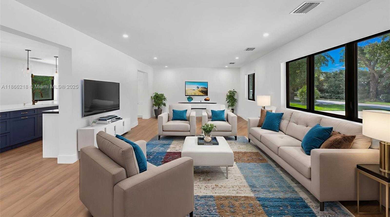 Small Image of 1460 CAMPAMENTO AVE, Coral Gables Number 7