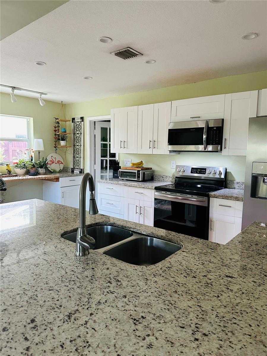 Small Image of 3430 NORTH WEST 21ST AVE, Oakland Park Number 5