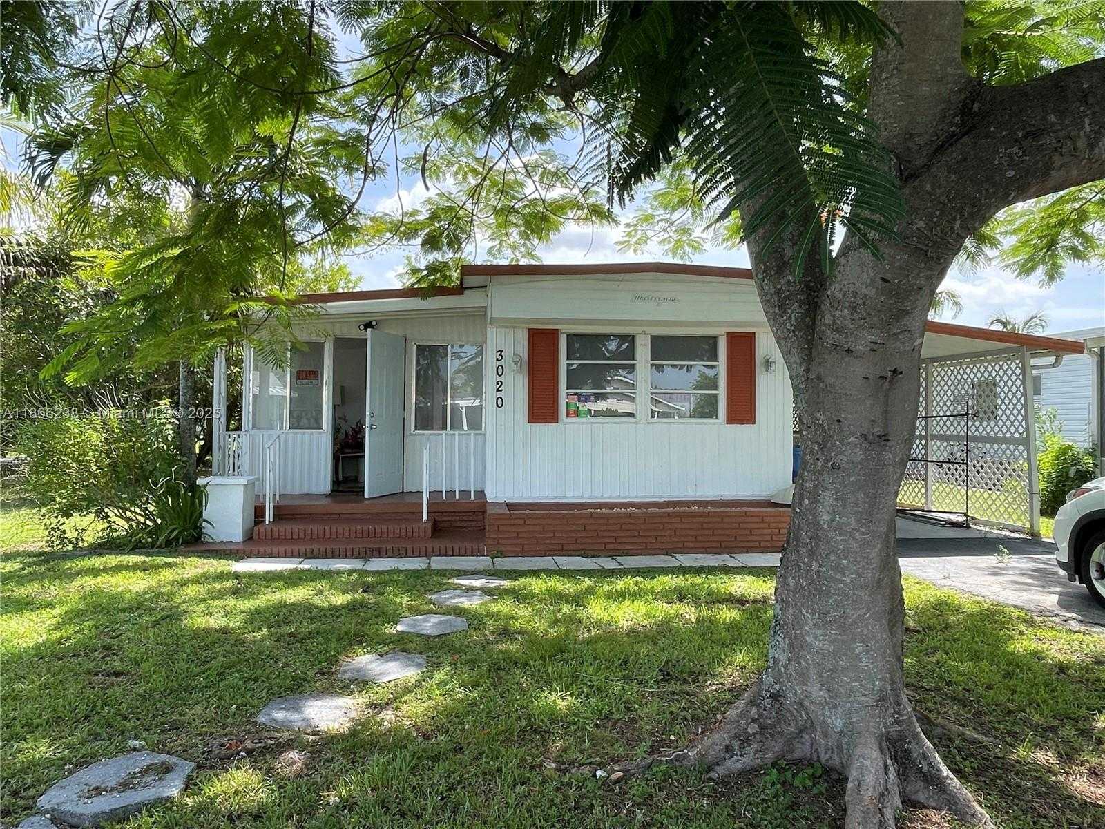 Small Image of 3020 SOUTH WEST 52 AVENUE, Davie Number 10