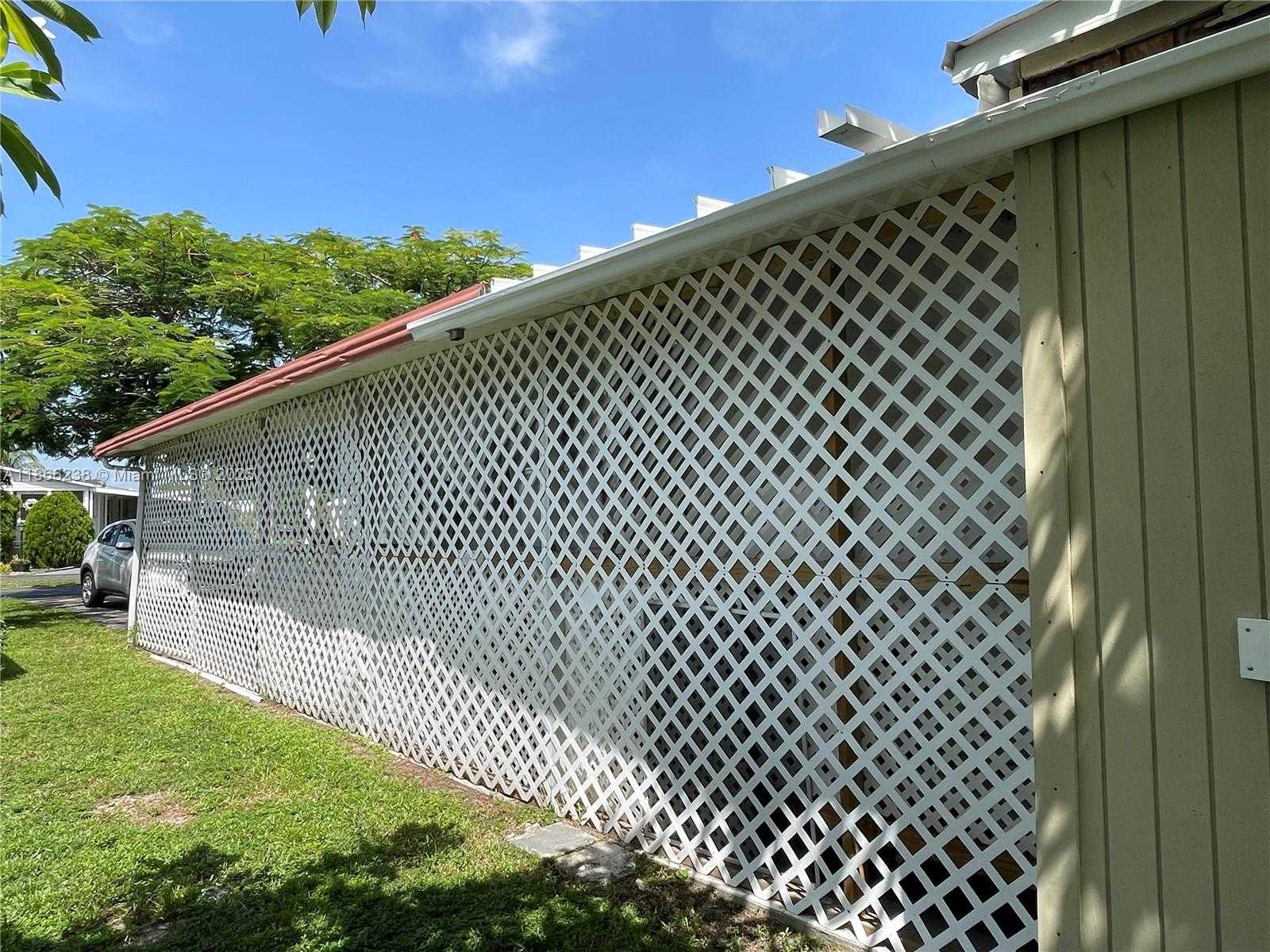 Small Image of 3020 SOUTH WEST 52 AVENUE, Davie Number 15