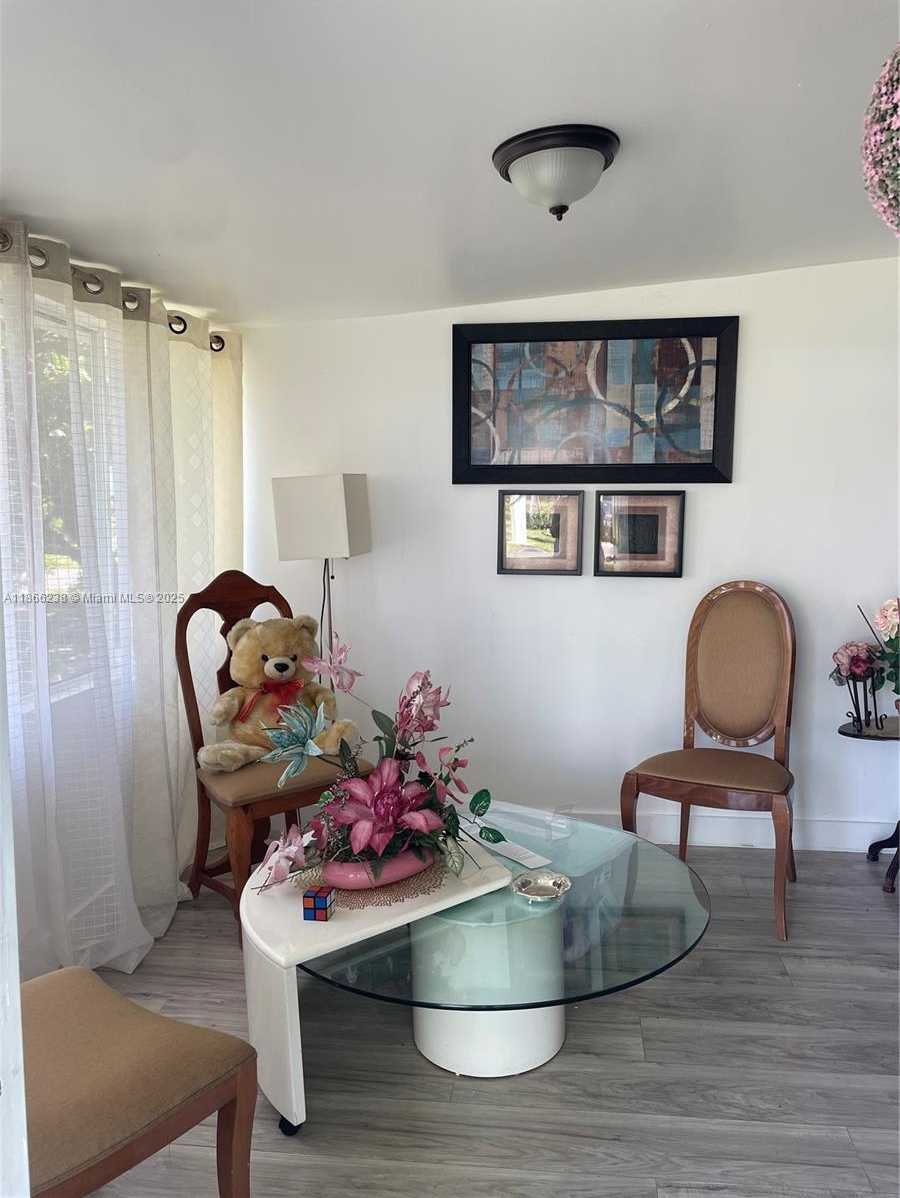 Small Image of 3020 SOUTH WEST 52 AVENUE, Davie Number 6
