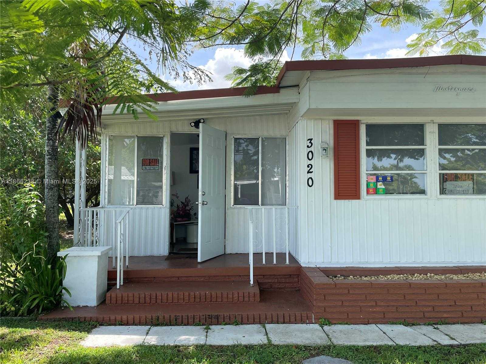 Small Image of 3020 SOUTH WEST 52 AVENUE, Davie Number 9