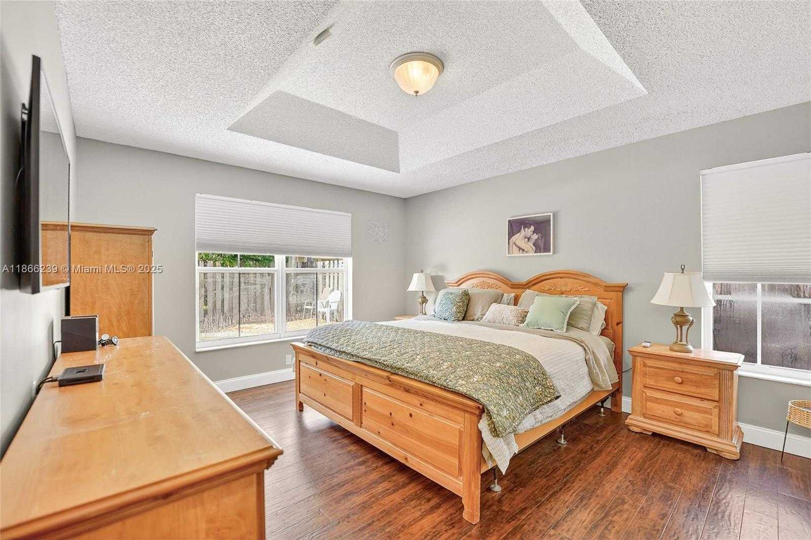 Small Image of 14014 NORTH CYPRESS COVE CIR, Davie Number 23